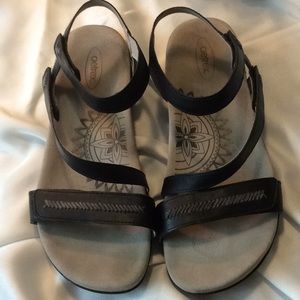 Aetrex women’s sandals black